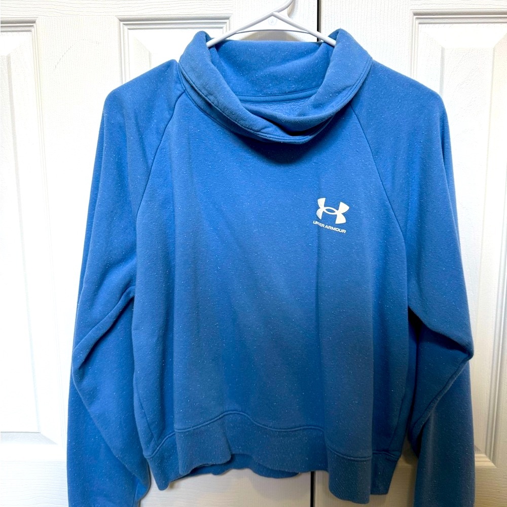 Under Armour Women's Lightly Cropped Speckled Blue Sweater Size Medium